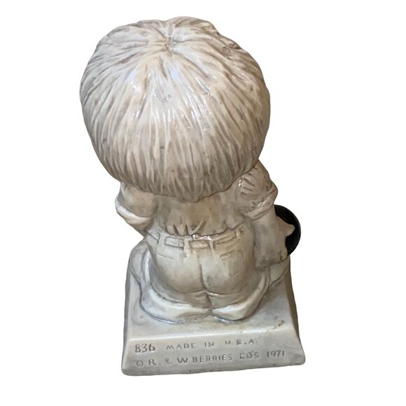 Vintage 1971 R. & W. Berries Co. Bowling Figurine "Old Bowlers Never Die" Cerami - Picture 2 of 3